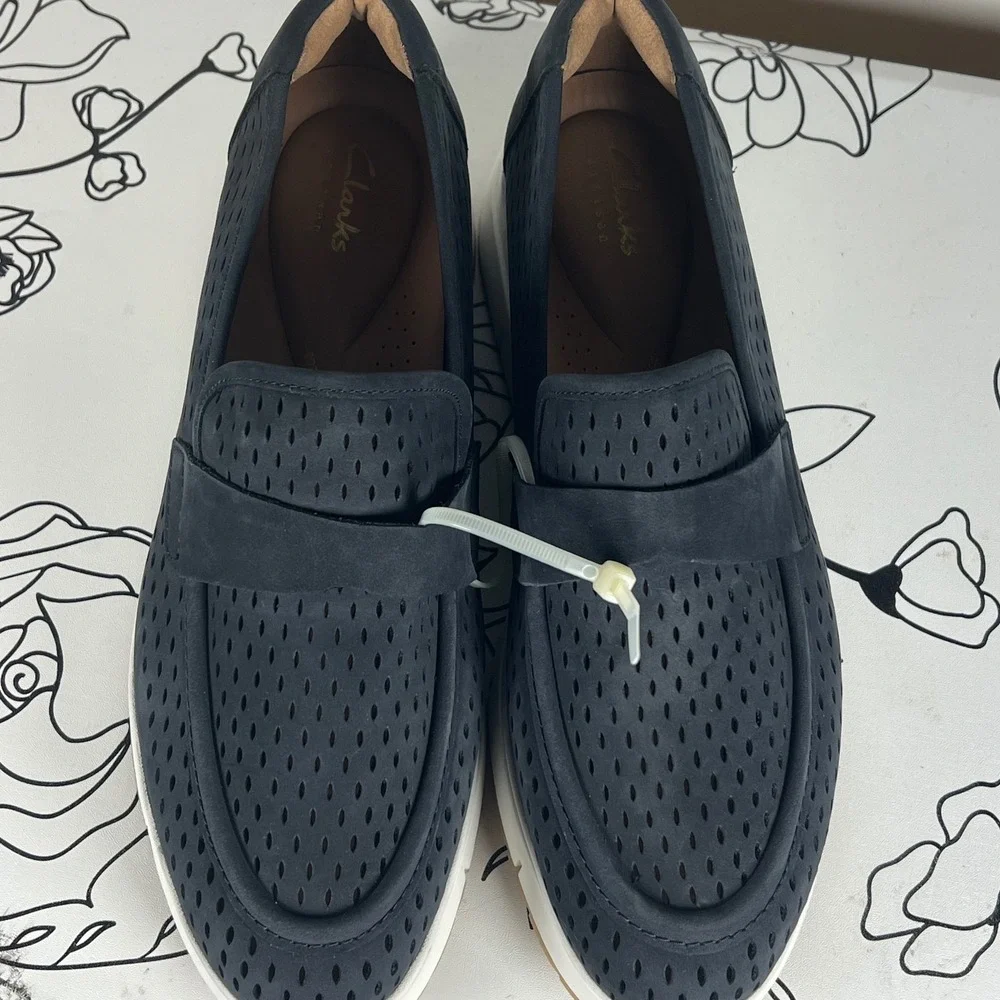 Clarks Lorini Edge Navy Nubuck Perforated Platform Loafers Womens 9.5 M